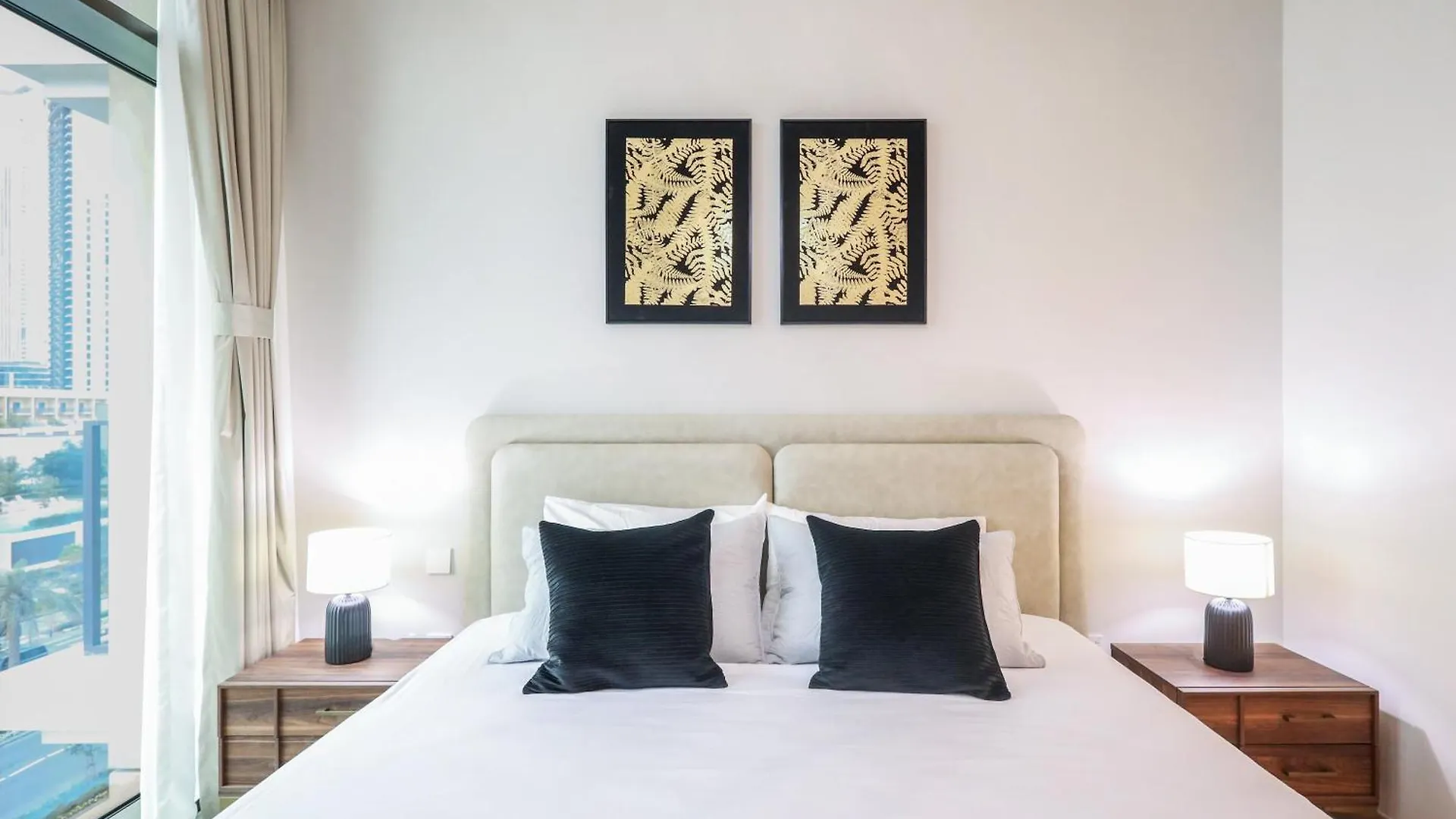 Elite Lux Holiday Homes - Dubai Creek Oasis: 2Br Luxe W Burj View