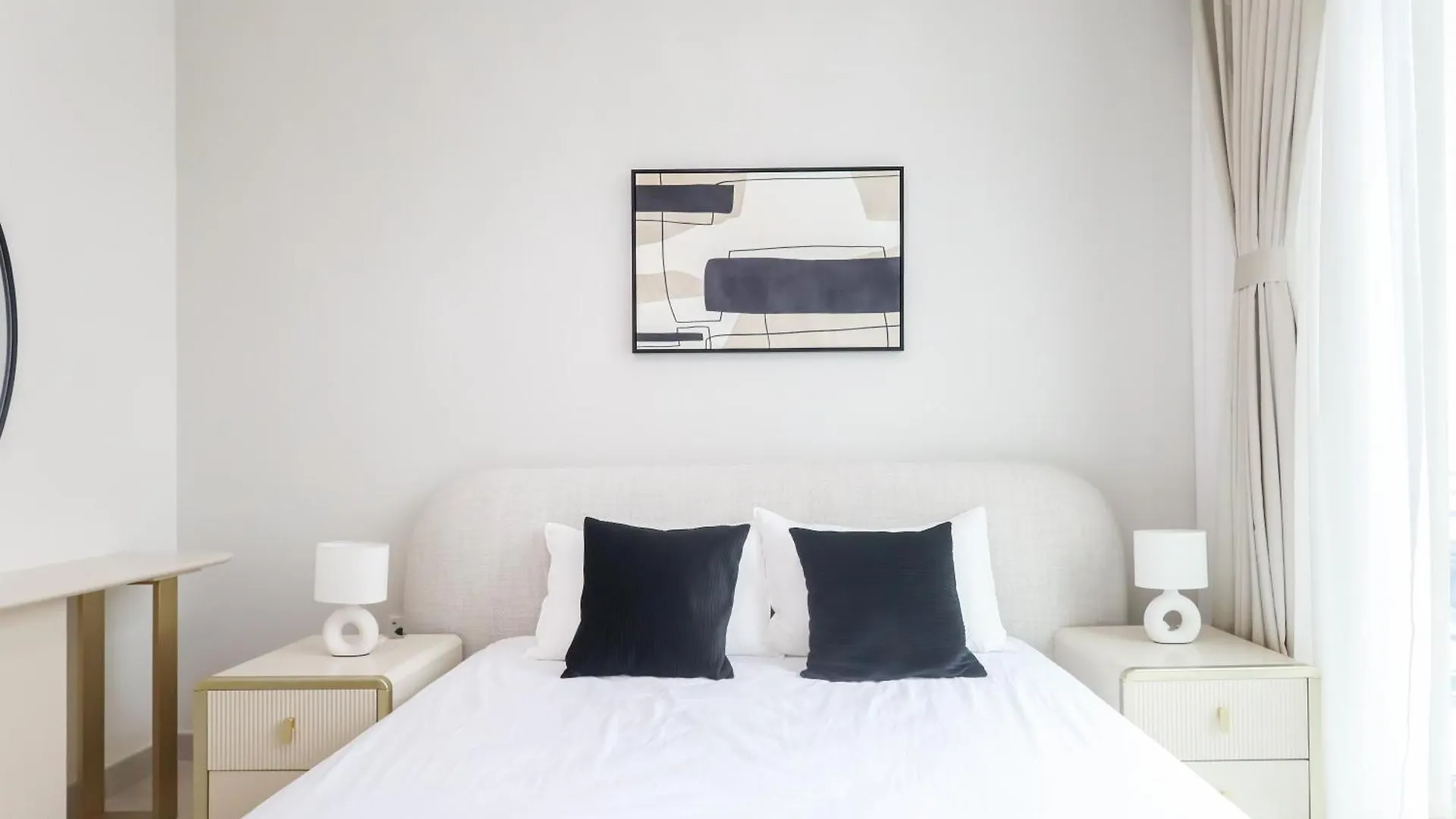 Elite Lux Holiday Homes - Dubai Creek Oasis: 2Br Luxe W Burj View