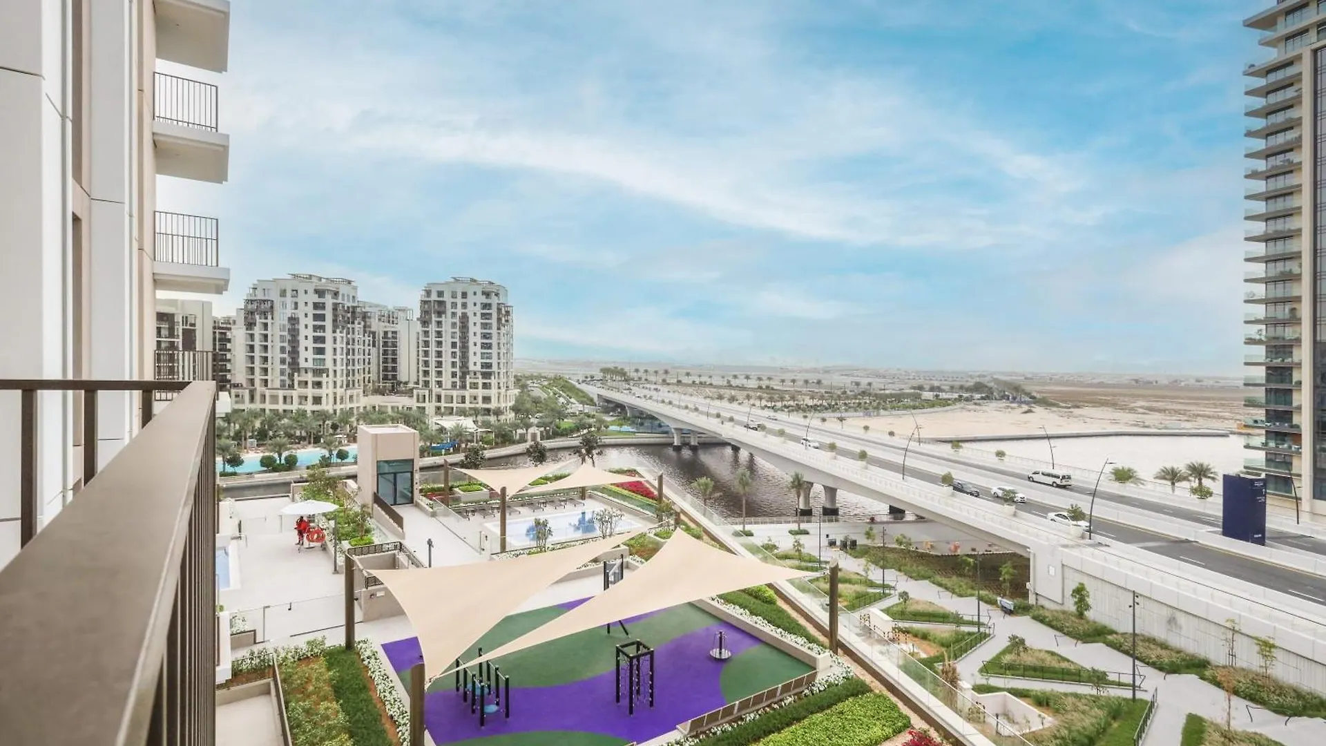 Elite Lux Holiday Homes - Dubai Creek Oasis: 2Br Luxe W Burj View Apartment